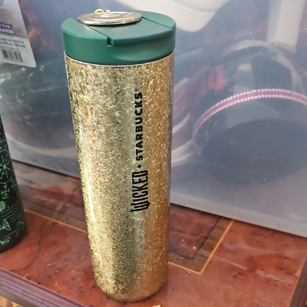 Wicked Oz Cup With Gold Oz Charm Starbucks Textured Gold Tumbler with Green Lid